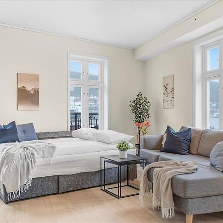 New! Huge Modern Apartment! Fit For Two Families! Bergen Exterior foto