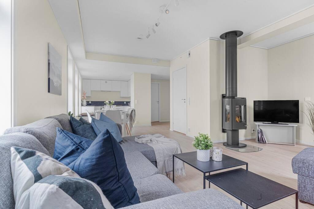 New! Huge Modern Apartment! Fit For Two Families! Bergen Exterior foto
