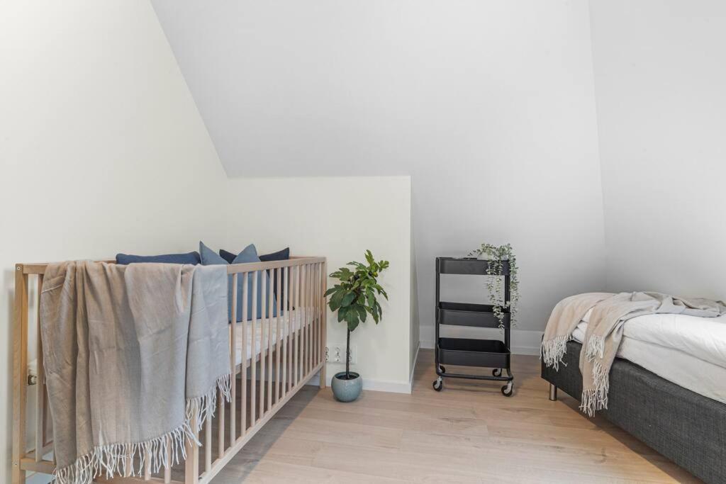 New! Huge Modern Apartment! Fit For Two Families! Bergen Exterior foto