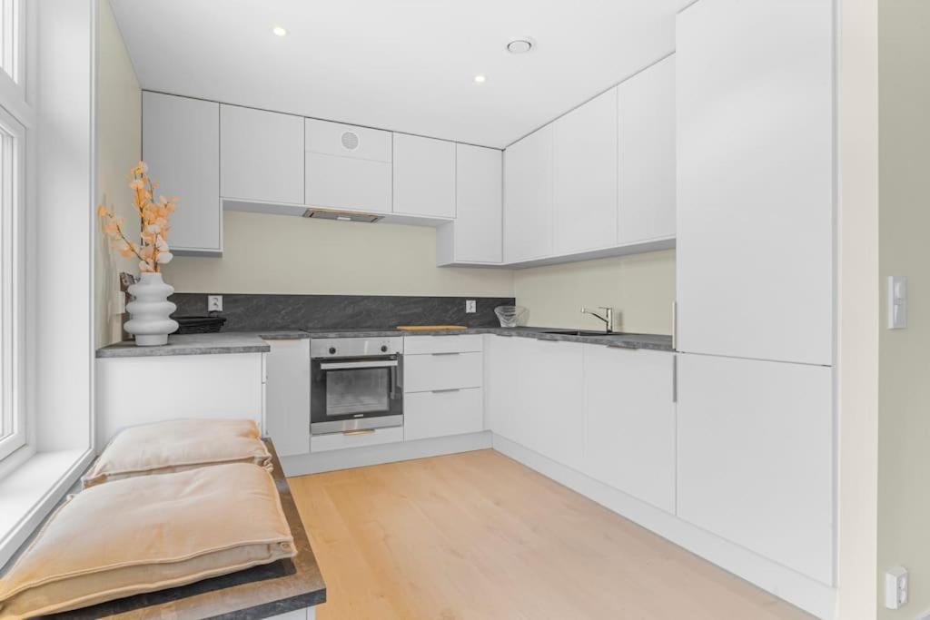 New! Huge Modern Apartment! Fit For Two Families! Bergen Exterior foto